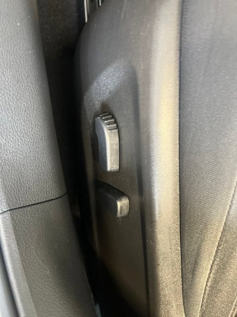 Used 2024 Nissan Altima 2.5 SV FWD image 9