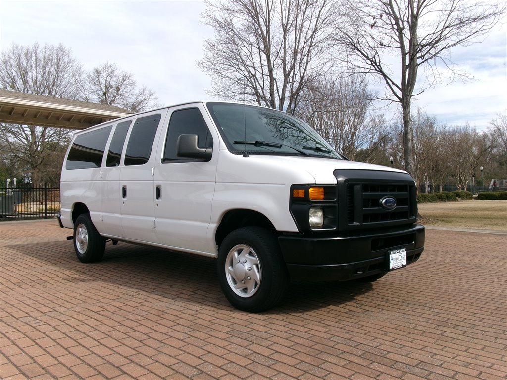 Used 2011 Ford E-150 and Econoline 150 w/ PWR Group RWD image 3