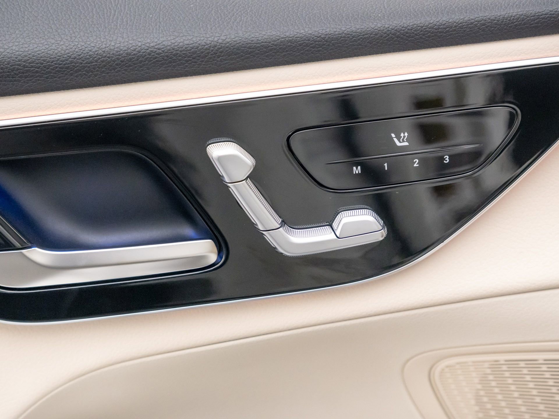 New 2025 Mercedes-Benz GLC 350e 4MATIC image 15