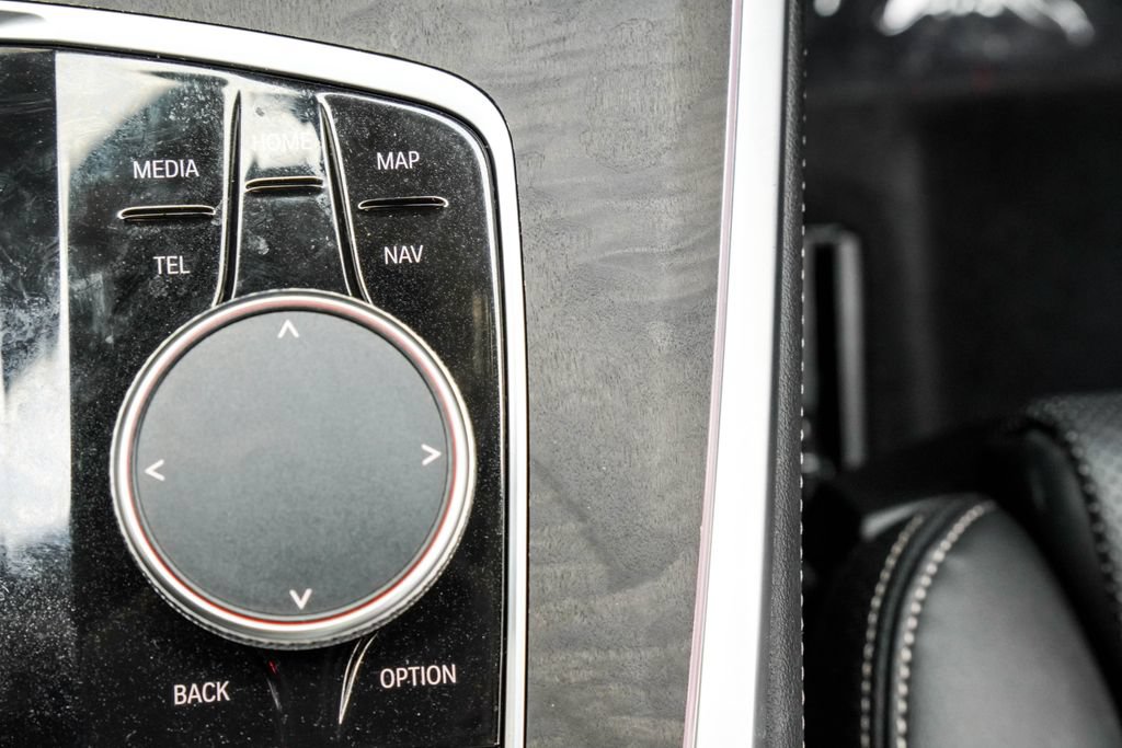 Used 2025 BMW X7 xDrive40i AWD/4WD image 29