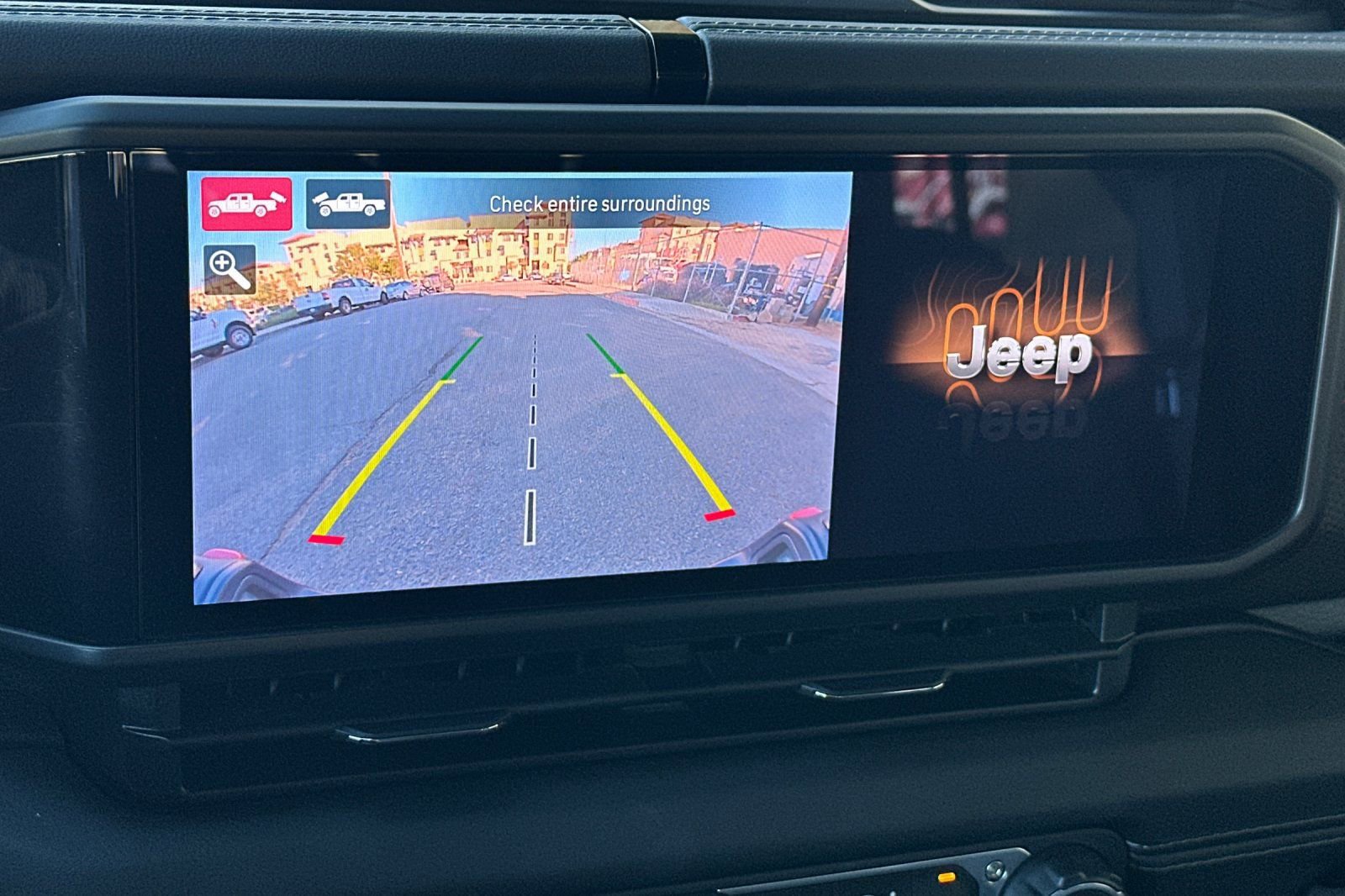 Used 2025 Jeep Gladiator Rubicon w/ Safety Group image 21