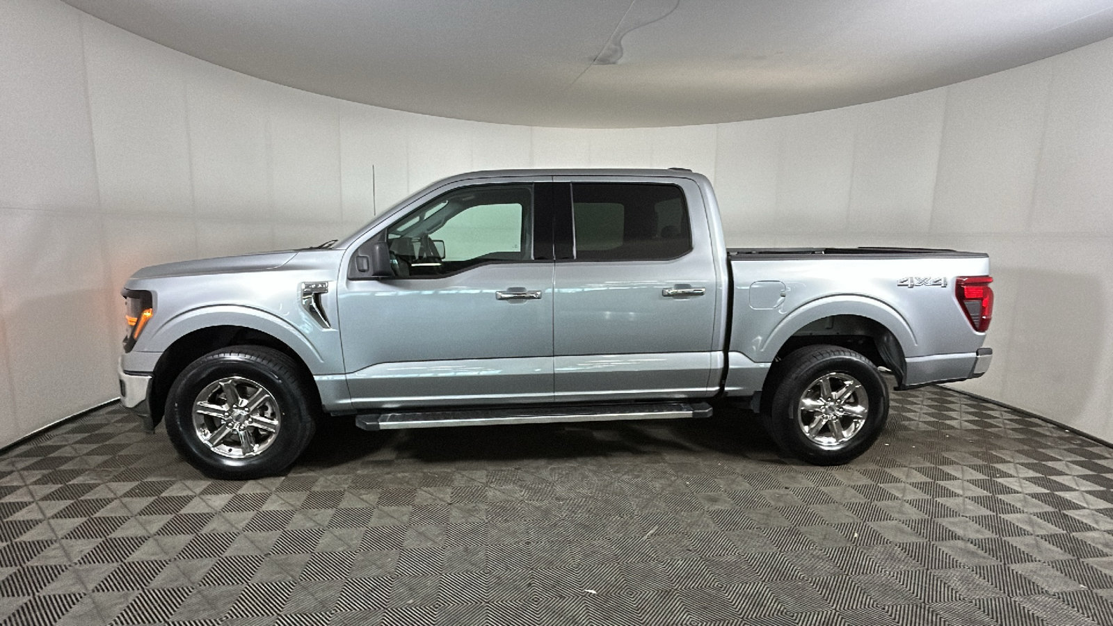 Used 2025 Ford F150 XLT w/ Equipment Group 301A Standard AWD/4WD image 7