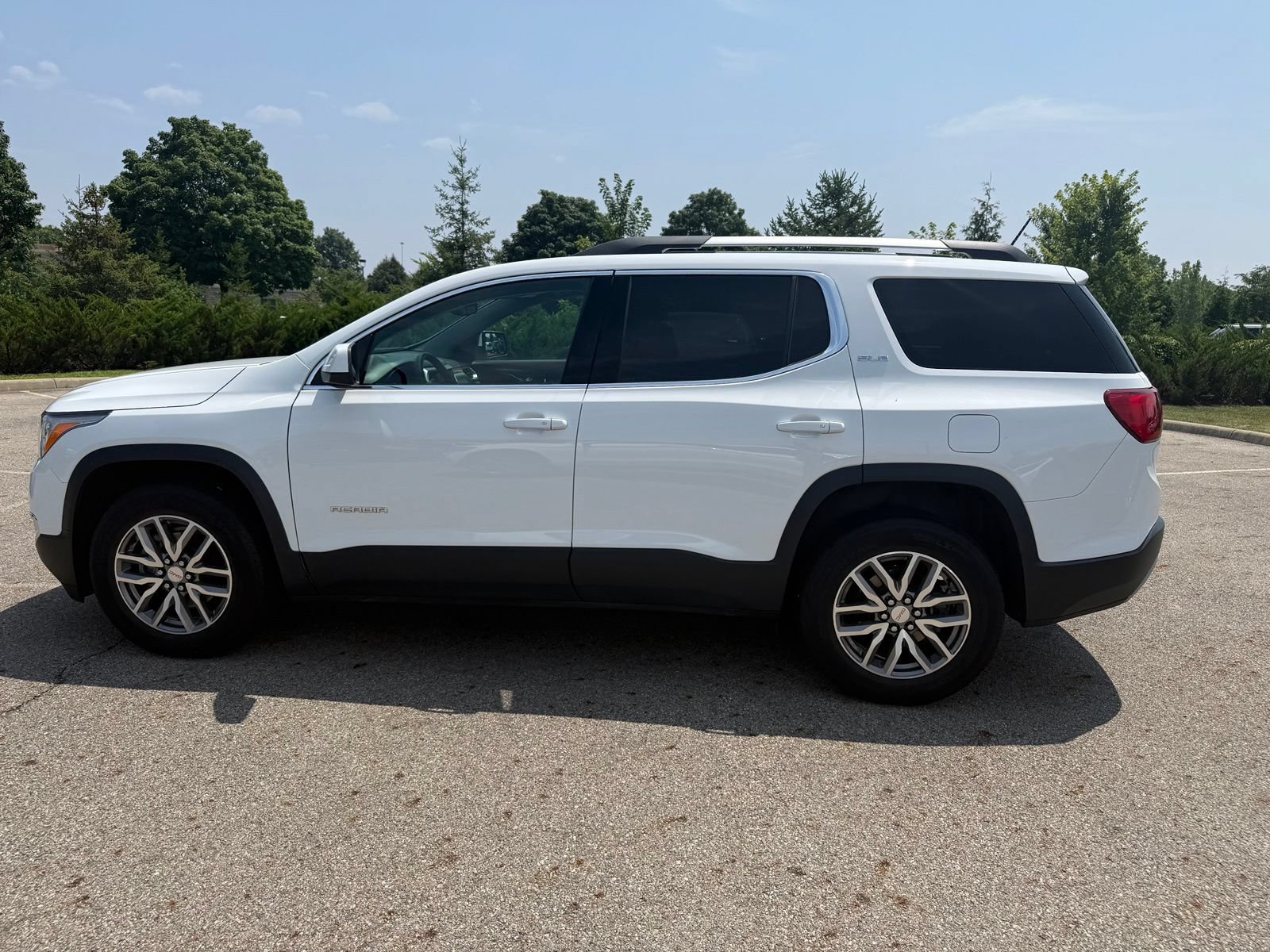 Used 2017 GMC Acadia SLE AWD/4WD image 8