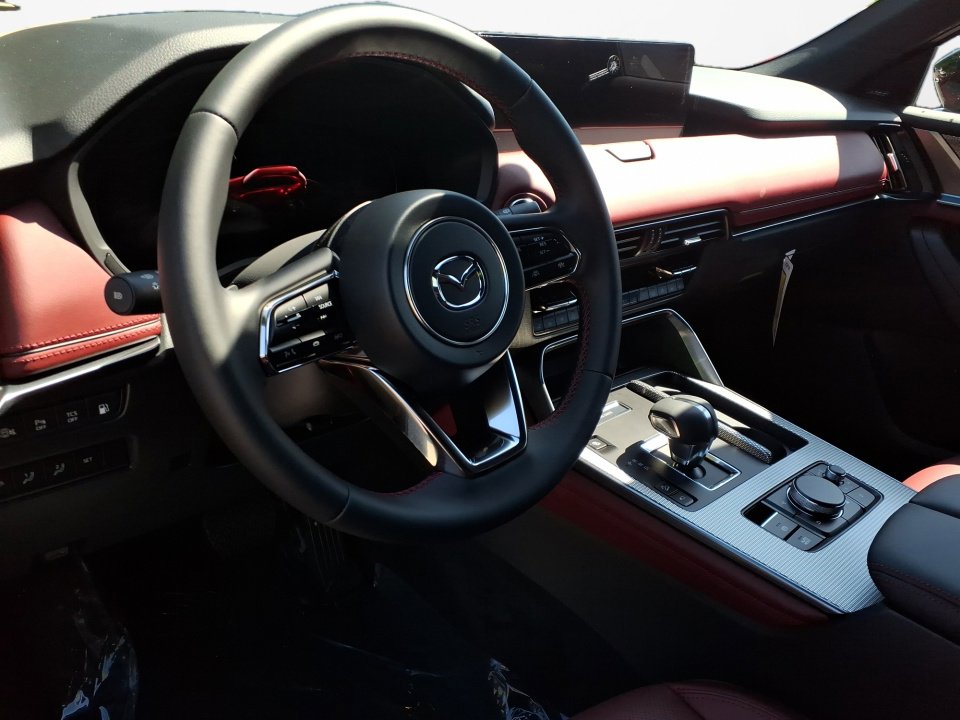 New 2025 MAZDA CX-70 Plug-In Hybrid w/ Premium Plus image 9