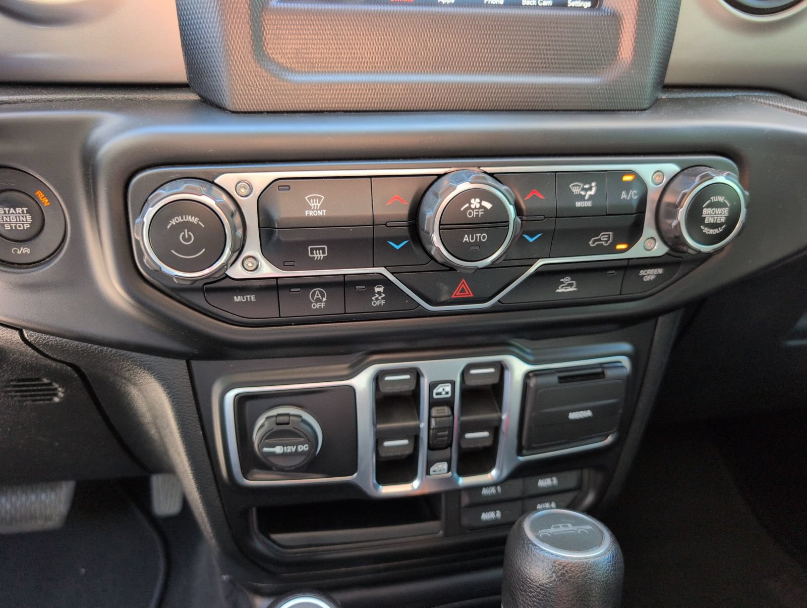 Used 2020 Jeep Gladiator Sport w/ Quick Order Package 24S AWD/4WD image 14