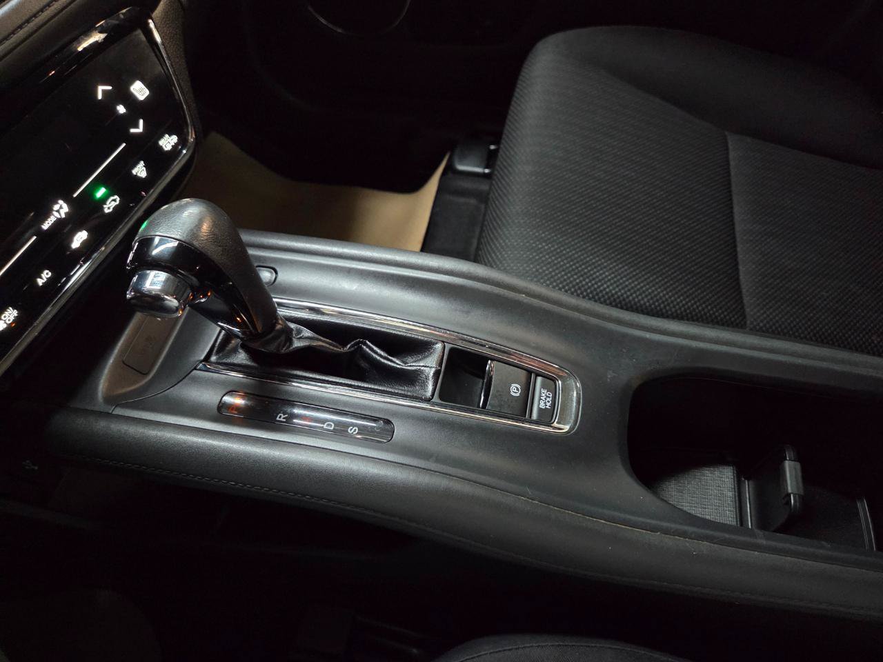 Used 2018 Honda HR-V EX image 22