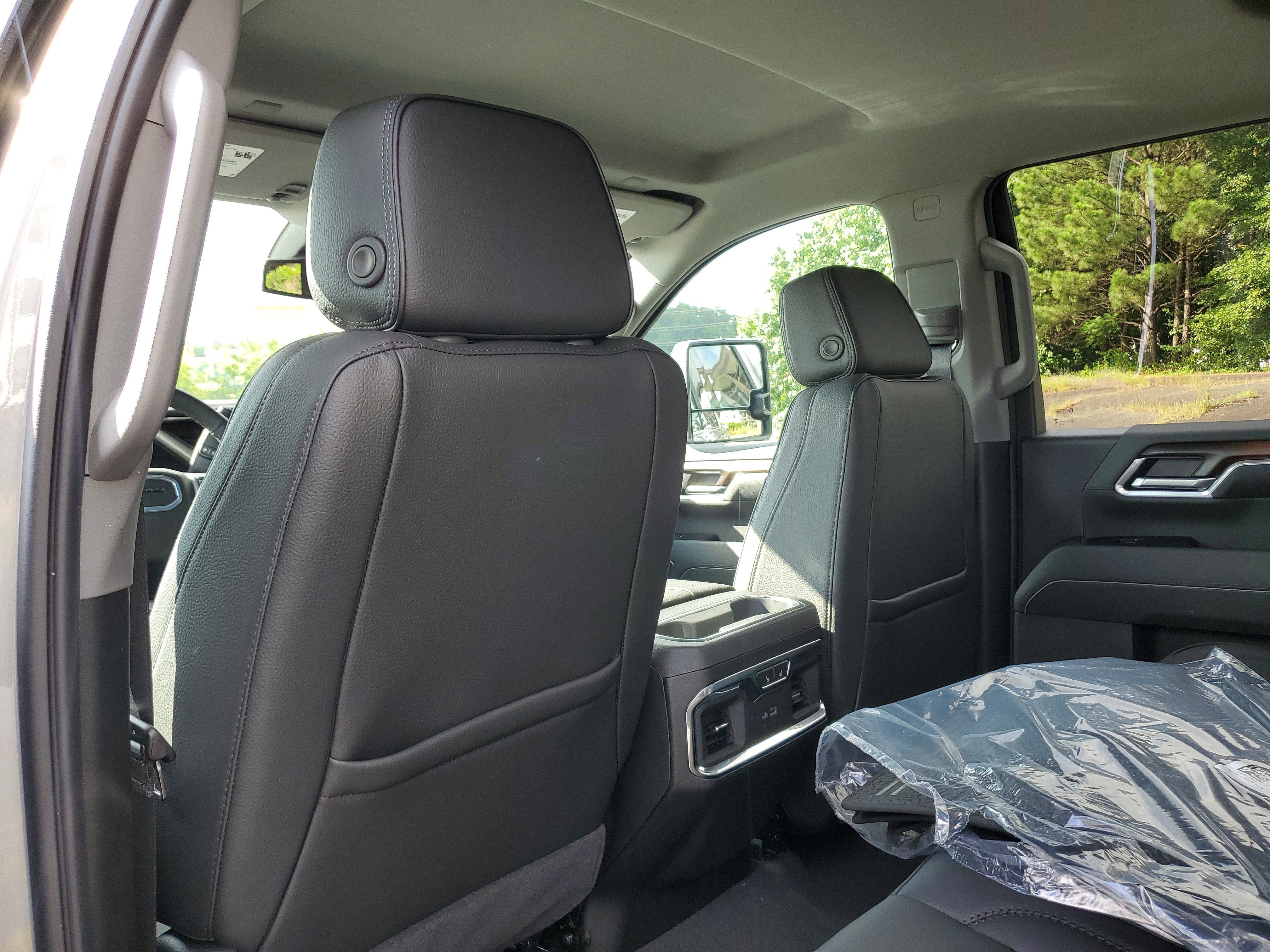 New 2025 GMC Sierra 2500 Denali image 9