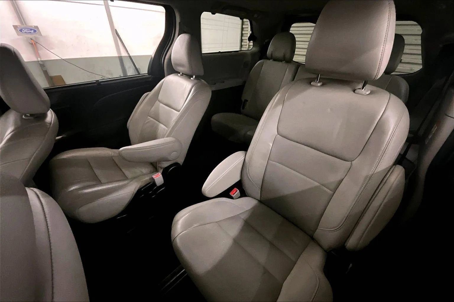 Used 2015 Toyota Sienna Limited Premium image 26