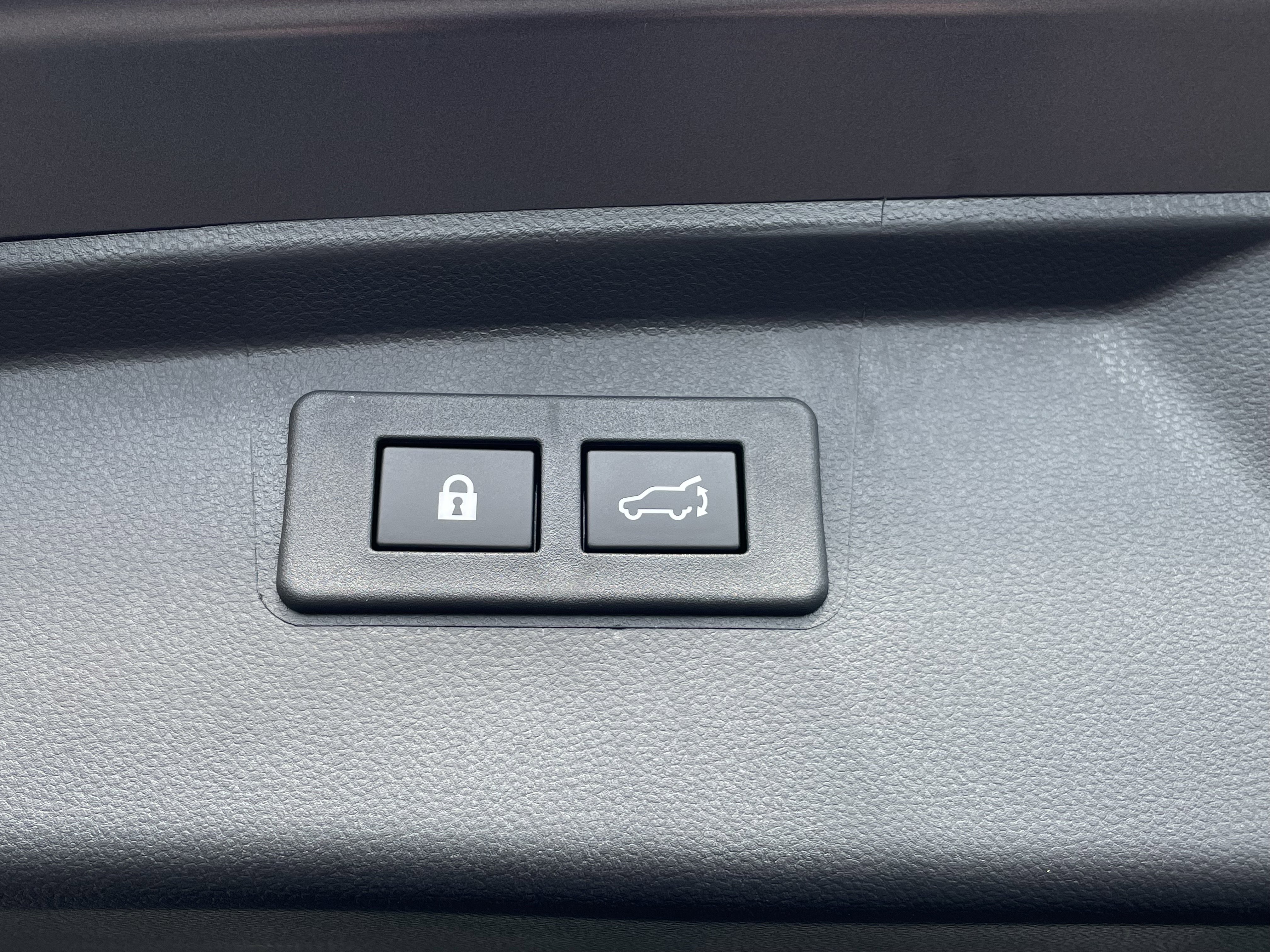 New 2025 Subaru Outback Touring image 8