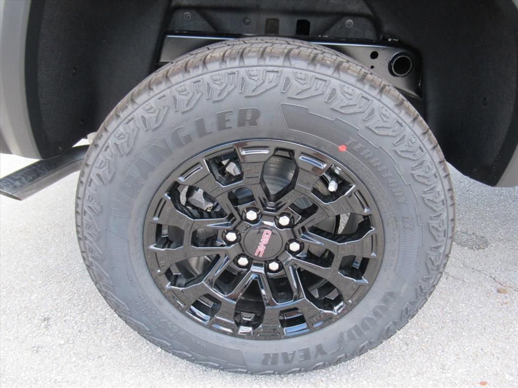 New 2026 GMC Canyon Elevation RWD image 8