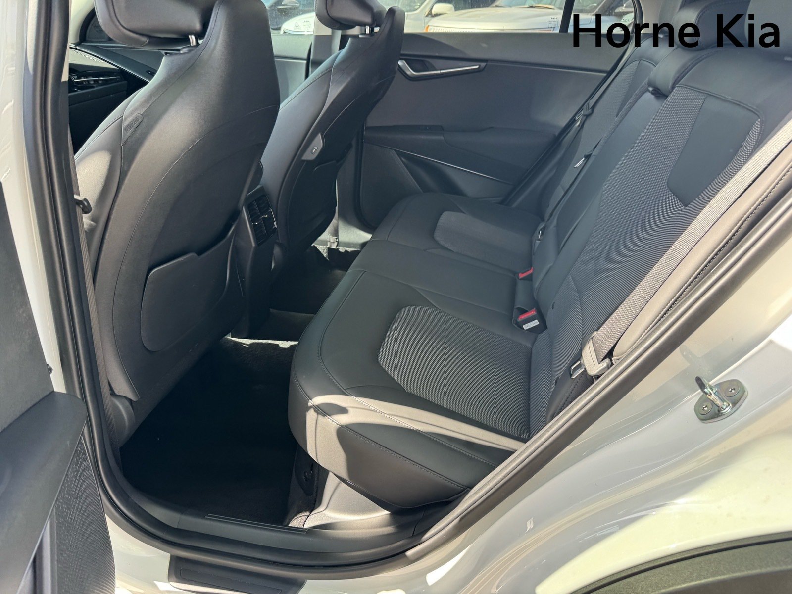 Certified 2024 Kia Niro EX FWD image 13