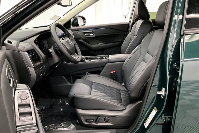 New 2026 Nissan Rogue Platinum image 10