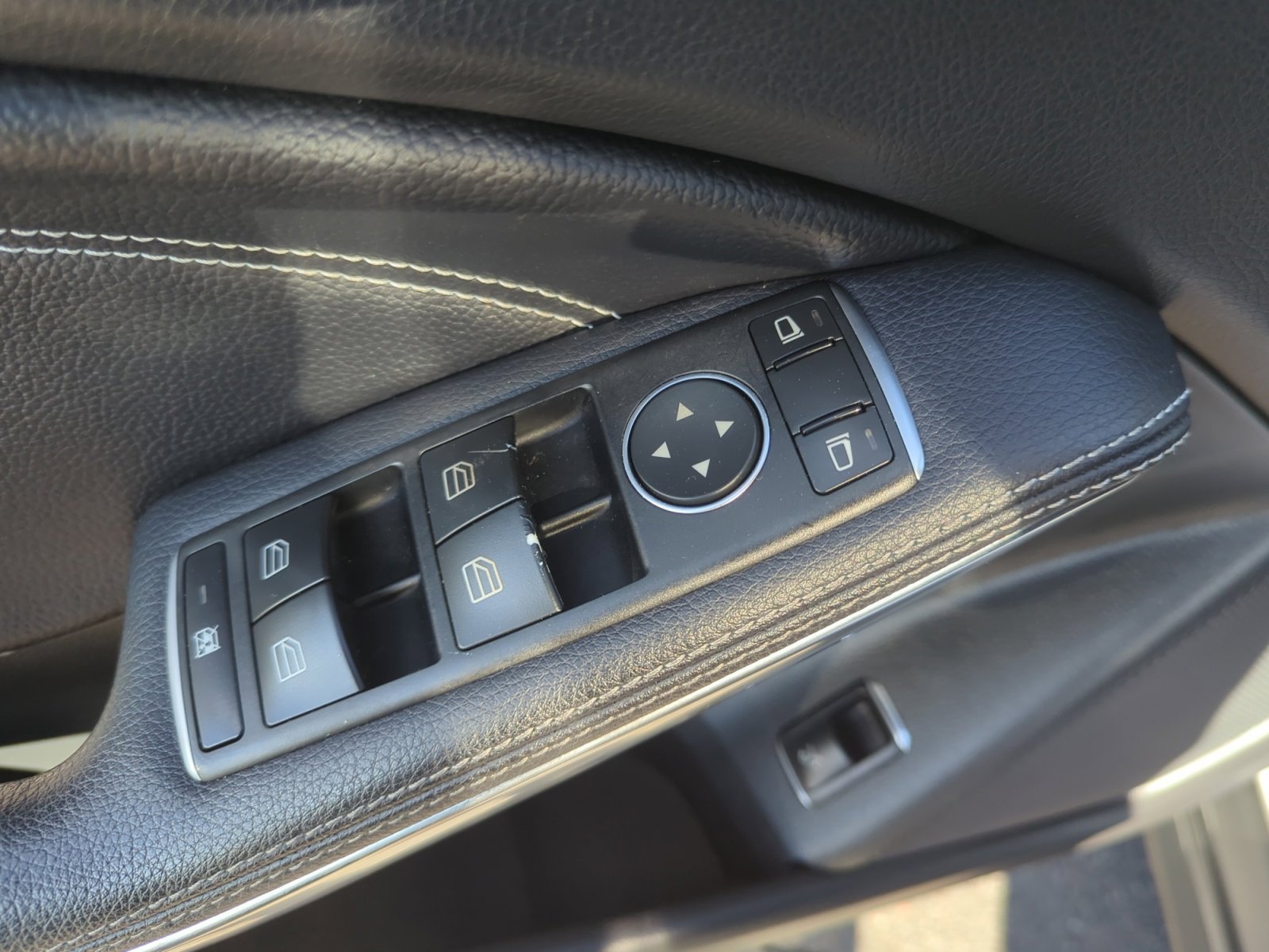 Used 2018 Mercedes-Benz GLA 250 w/ Convenience Package image 13