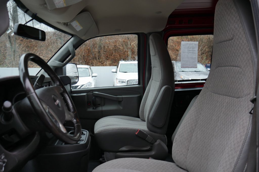 Used 2017 GMC Savana 2500 image 9