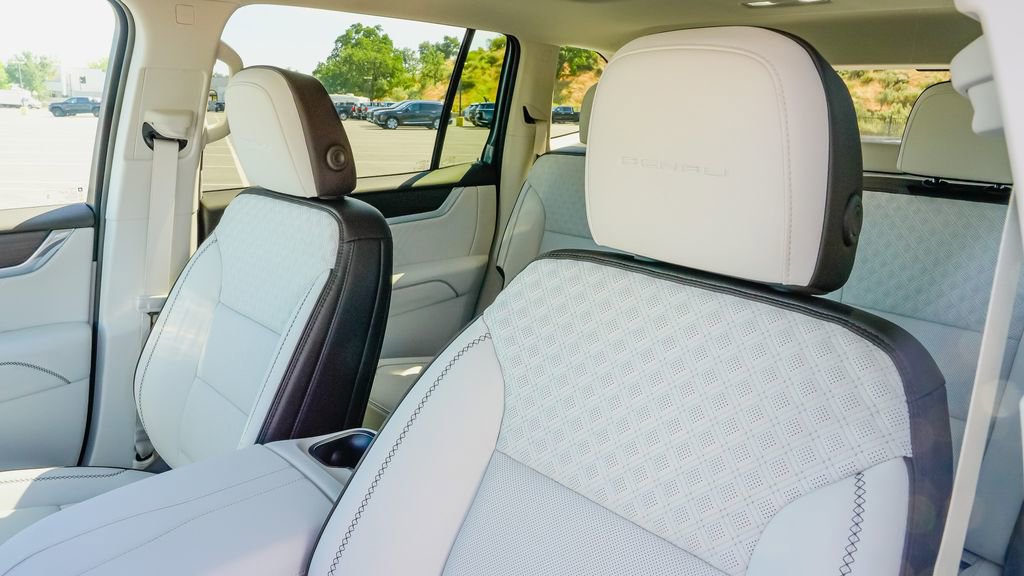 New 2026 GMC Acadia Denali AWD/4WD image 13