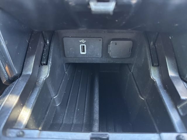 Used 2017 Ford Explorer XLT w/ Equipment Group 202A FWD image 24