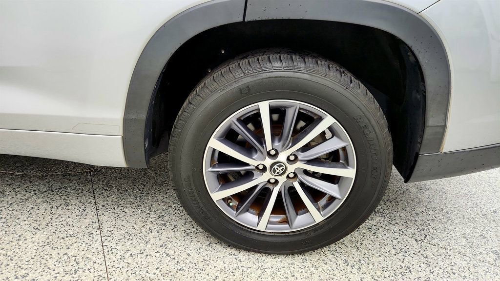 Used 2018 Toyota Highlander XLE FWD image 9