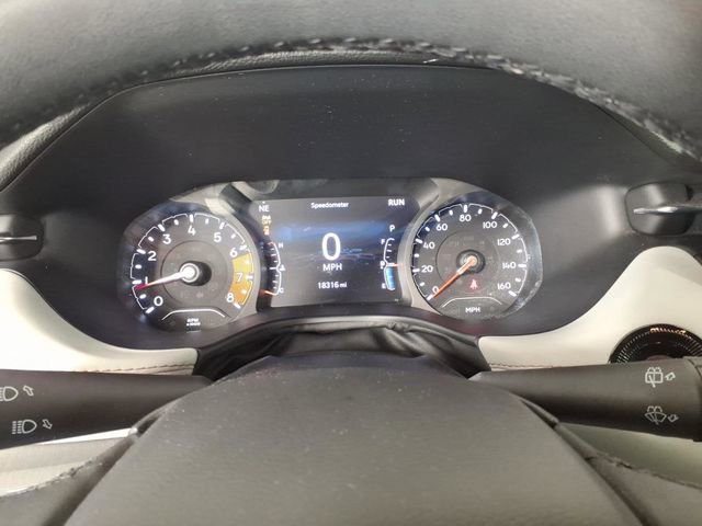 Used 2023 Jeep Compass Limited image 17