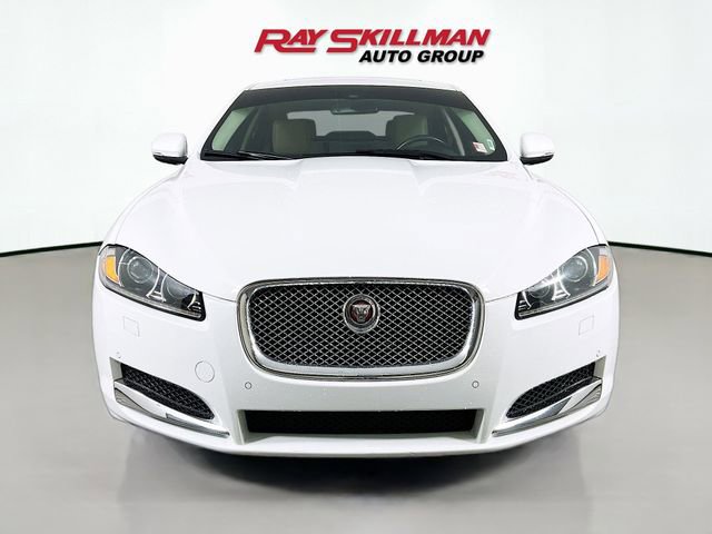 Used 2015 Jaguar XF Premium RWD image 2