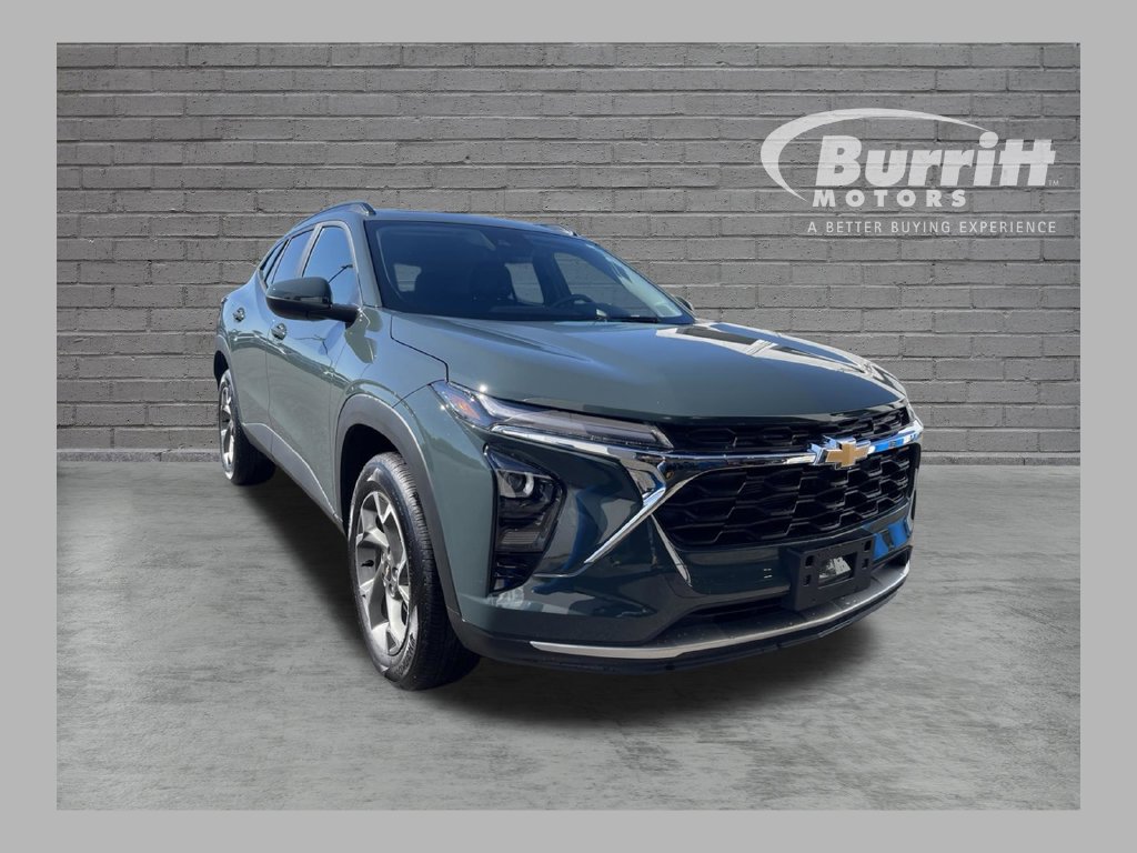 New 2026 Chevrolet Trax LT w/ Sunroof Package