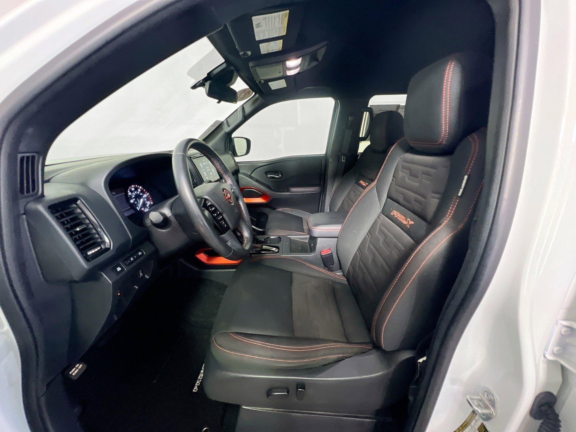 Used 2022 Nissan Frontier Pro-X image 14