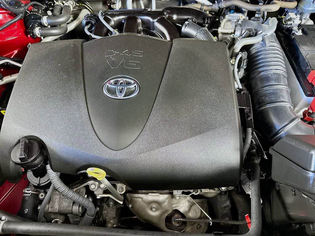Used 2022 Toyota Highlander XSE AWD/4WD image 9