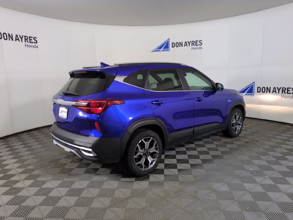Used 2023 Kia Seltos EX AWD/4WD image 8
