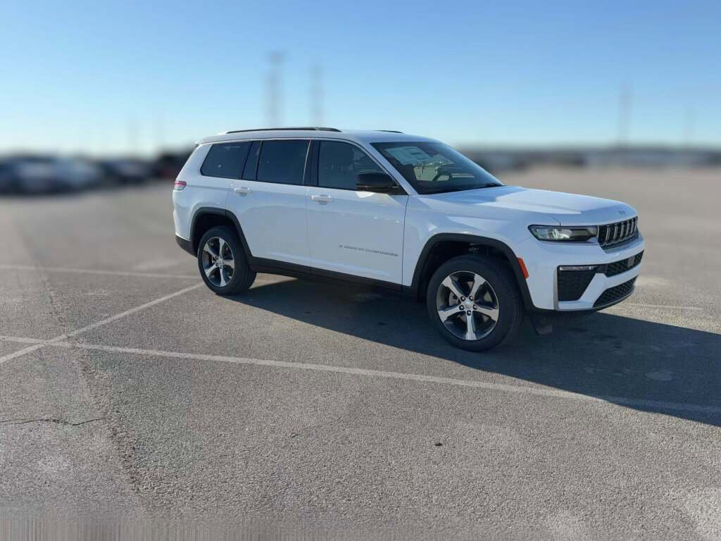 New 2026 Jeep Grand Cherokee L Limited image 16