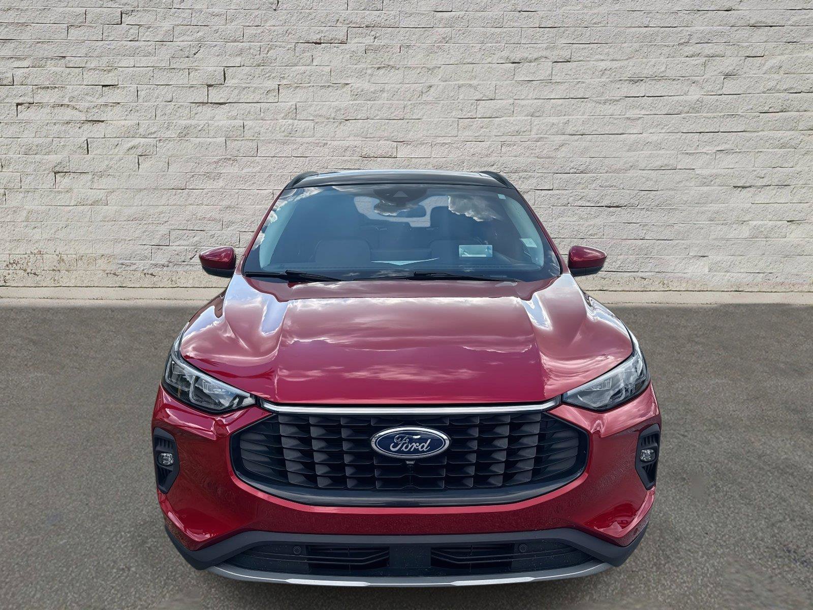 Used 2024 Ford Escape Platinum w/ Premium Technology Package image 8