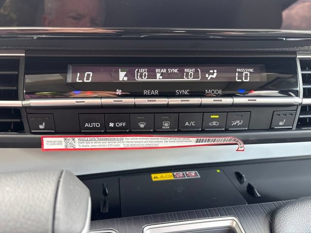 Used 2026 Toyota Sienna XLE FWD image 21
