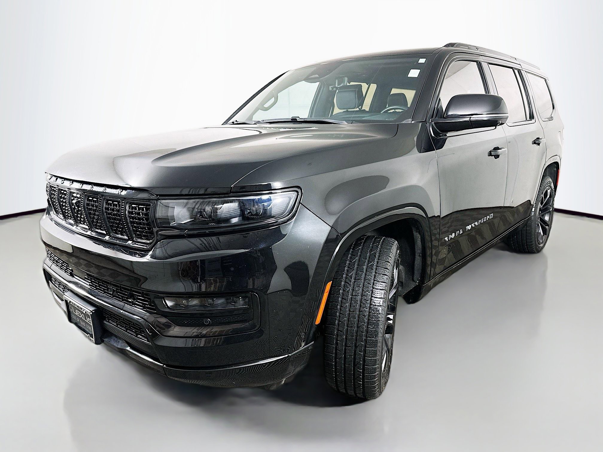 Used 2023 Jeep Grand Wagoneer Series III w/ Quick Order Packagew 28T image 3