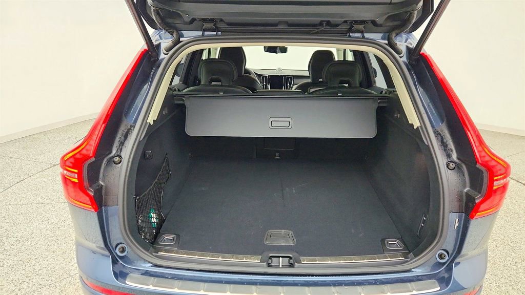 Used 2025 Volvo XC60 B5 Ultra w/ Protection Package Premier AWD/4WD image 22