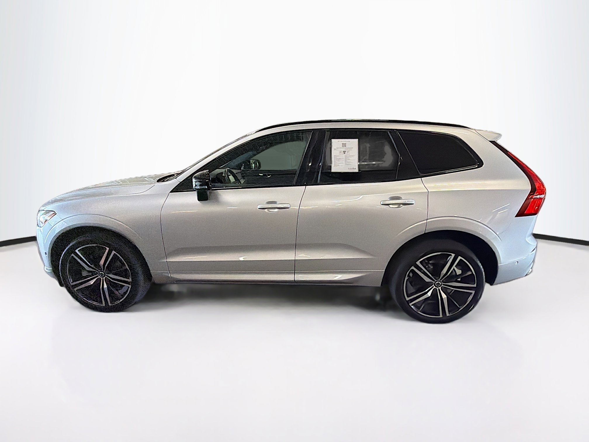 Used 2021 Volvo XC60 T6 R-Design w/ Advanced Package AWD/4WD image 4