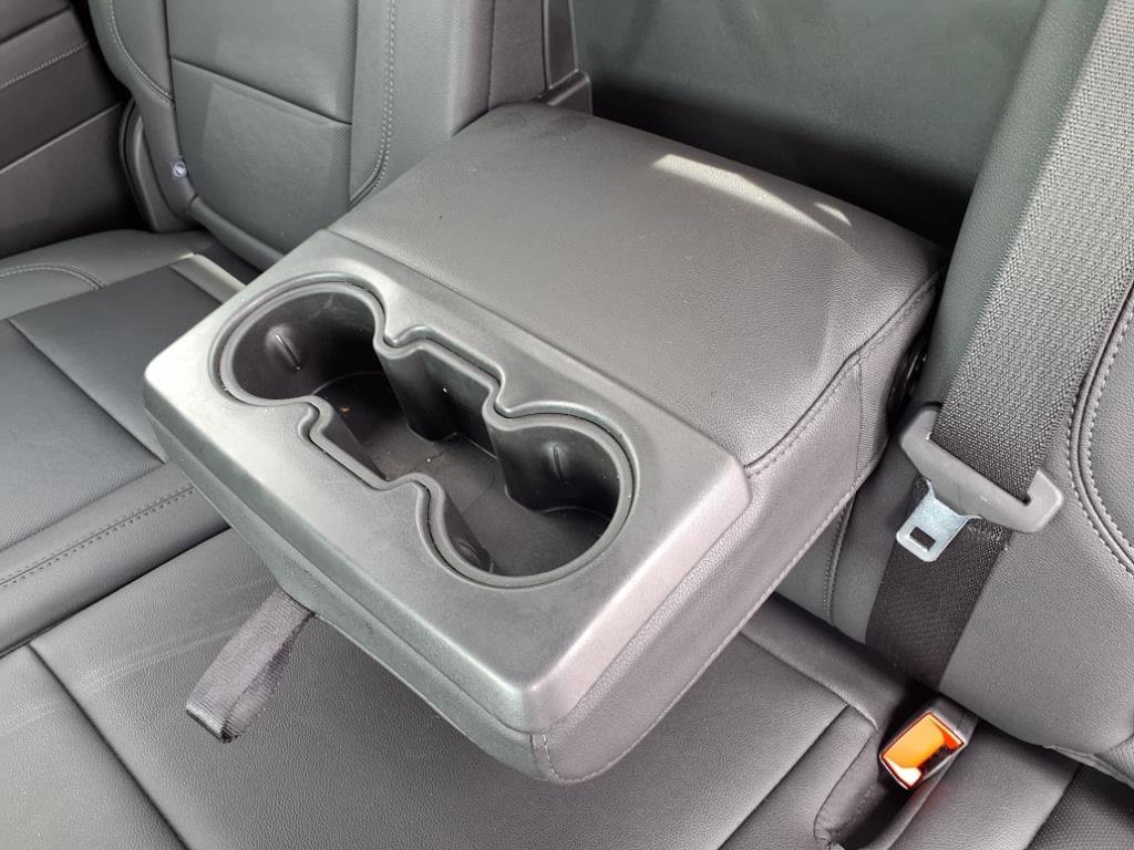 Used 2025 GMC Sierra 1500 SLT image 9