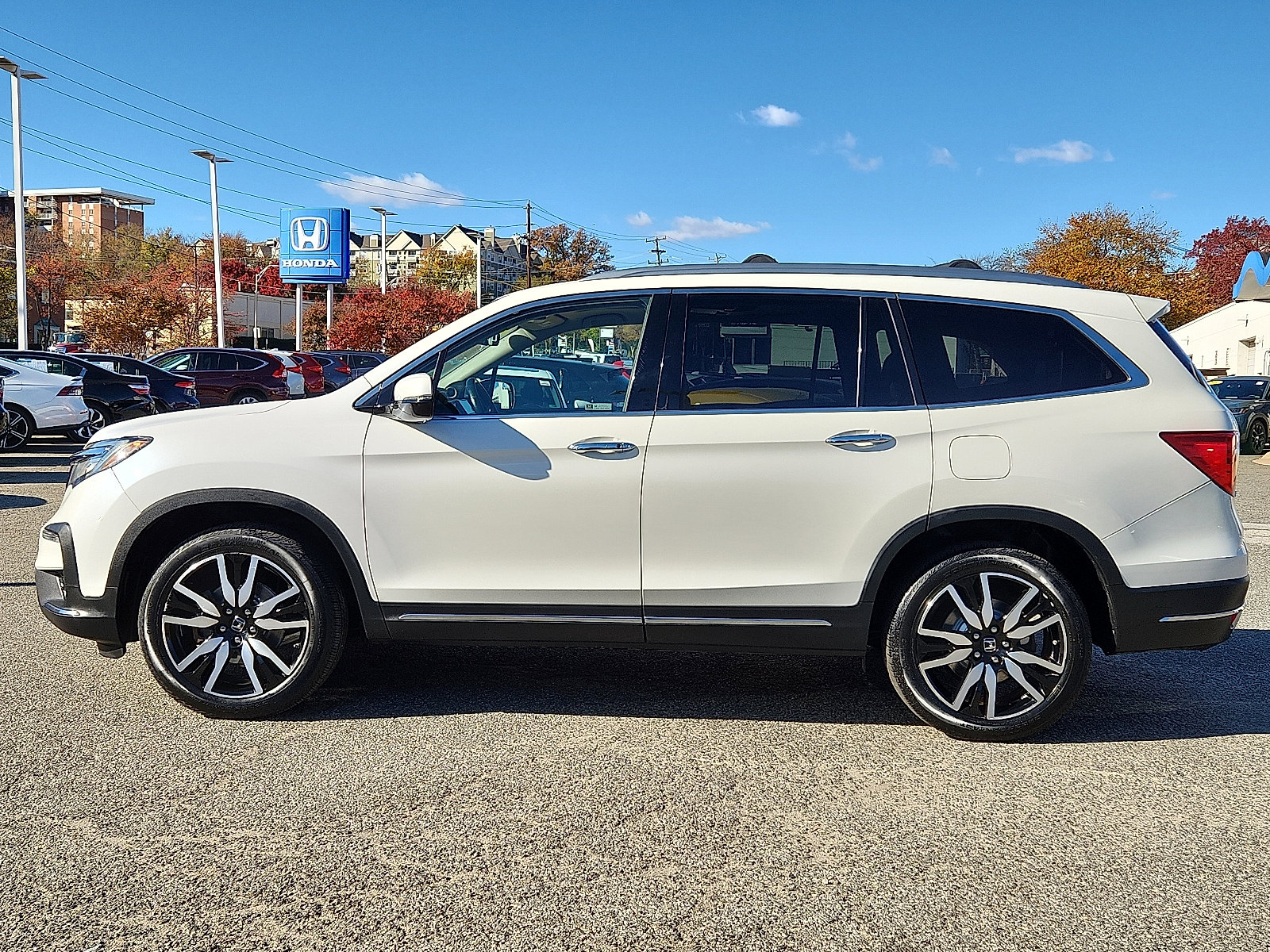 Used 2019 Honda Pilot Touring image 7