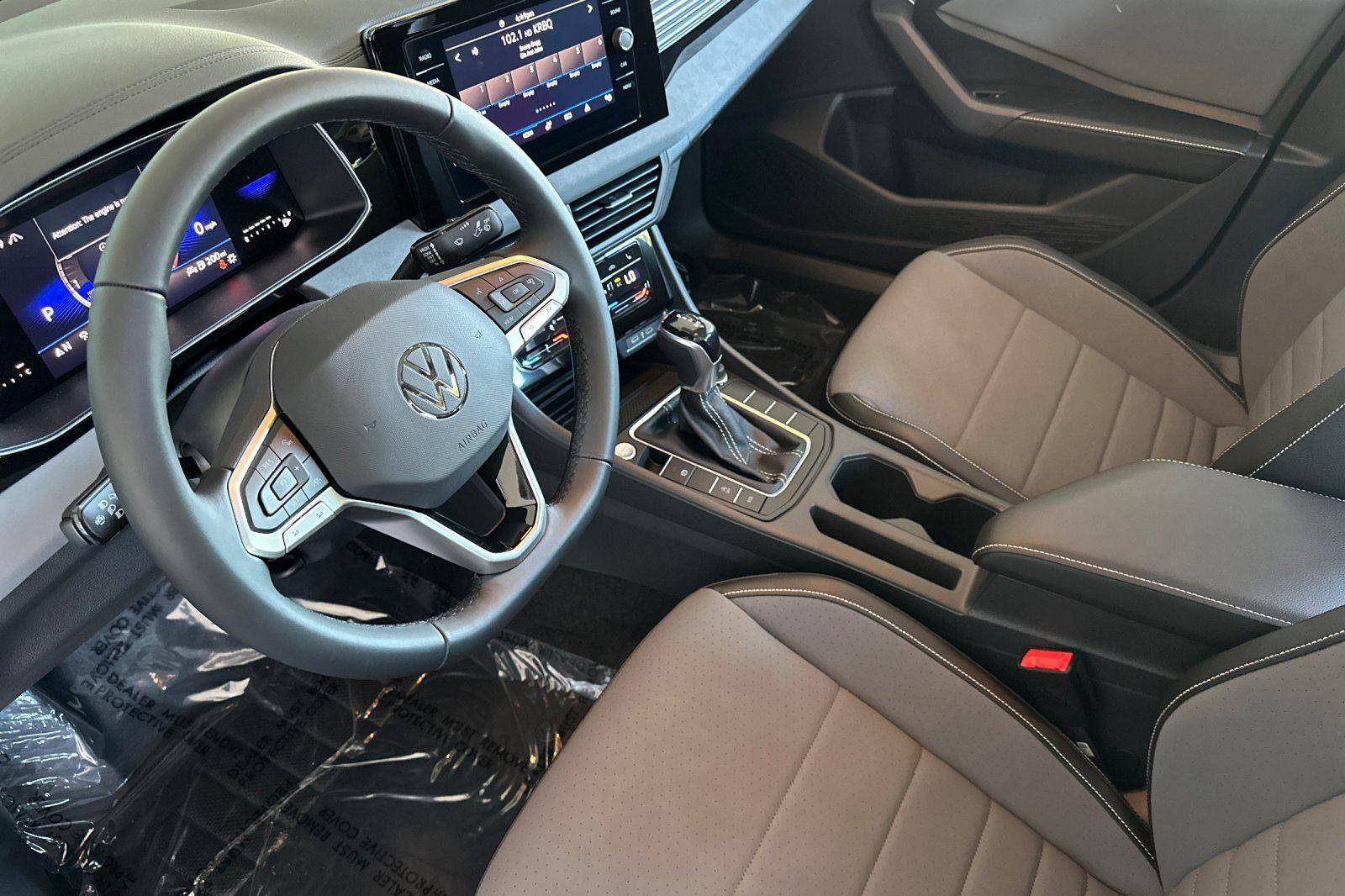 New 2025 Volkswagen Jetta SE image 9