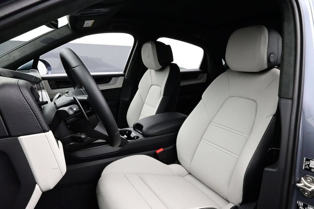 New 2026 Porsche Cayenne Turbo AWD/4WD image 5