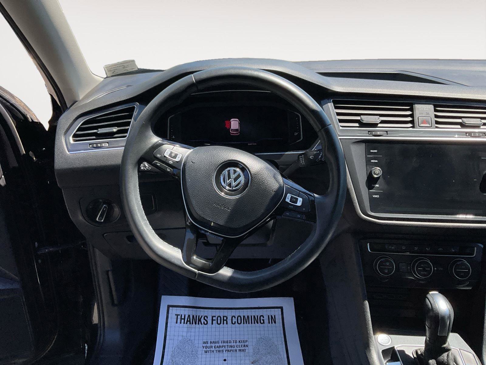Used 2020 Volkswagen Tiguan SEL AWD/4WD image 12
