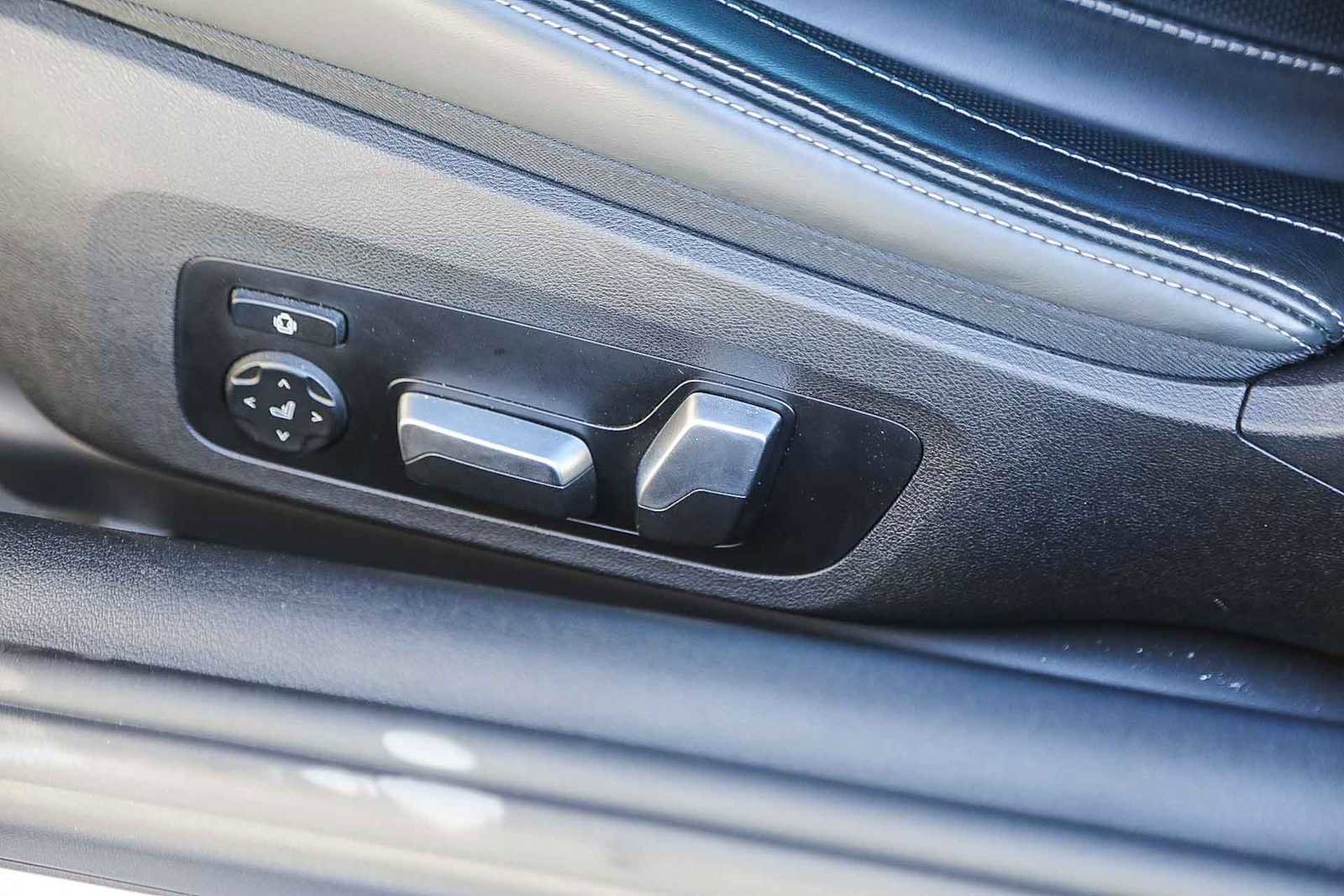 Used 2024 BMW M850i xDrive M850i xDrive w/ M Sport Professional Package image 25