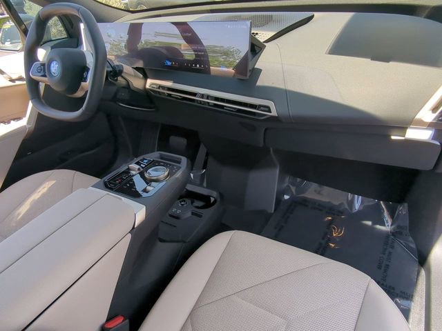Used 2025 BMW iX xDrive50 image 12