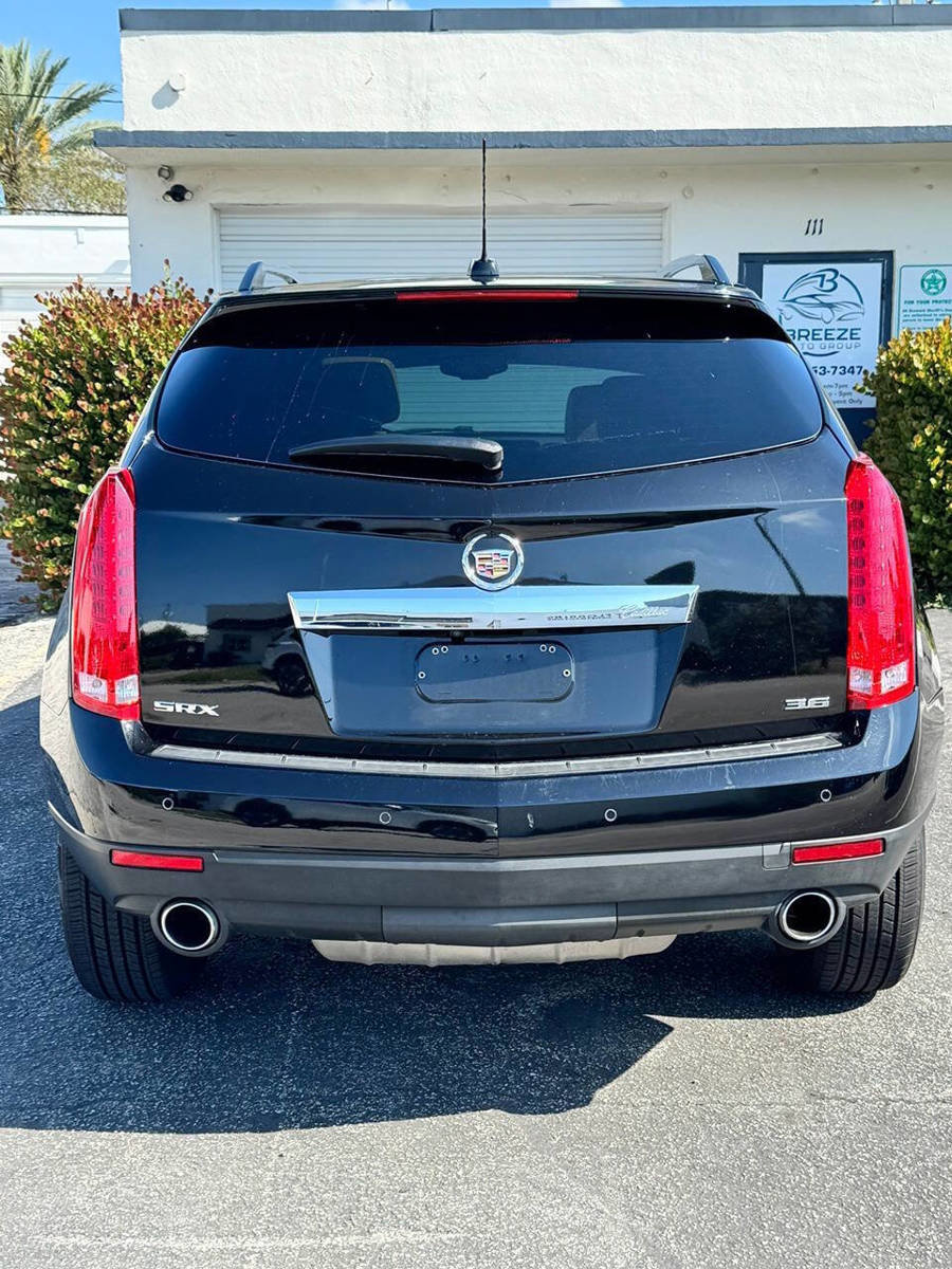 Used 2015 Cadillac SRX Luxury w/ Driver Awareness Package FWD image 5