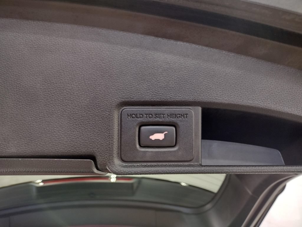 Used 2024 Acura RDX SH-AWD image 16