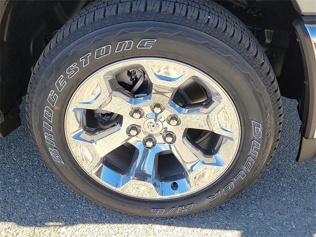 New 2026 RAM 1500 4x4 Crew Cab image 7
