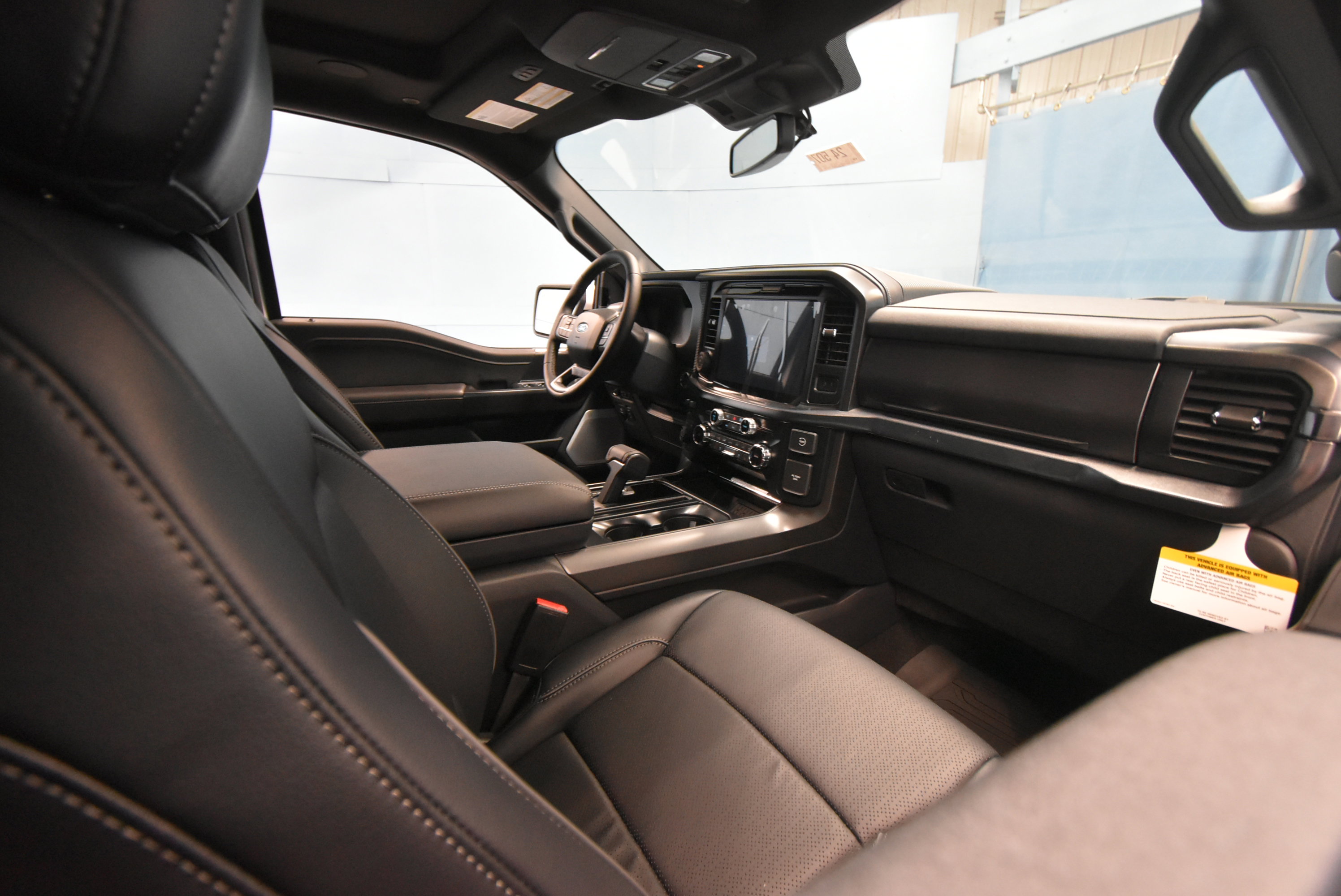 New 2025 Ford F150 Lariat w/ Equipment Group 502A High image 17