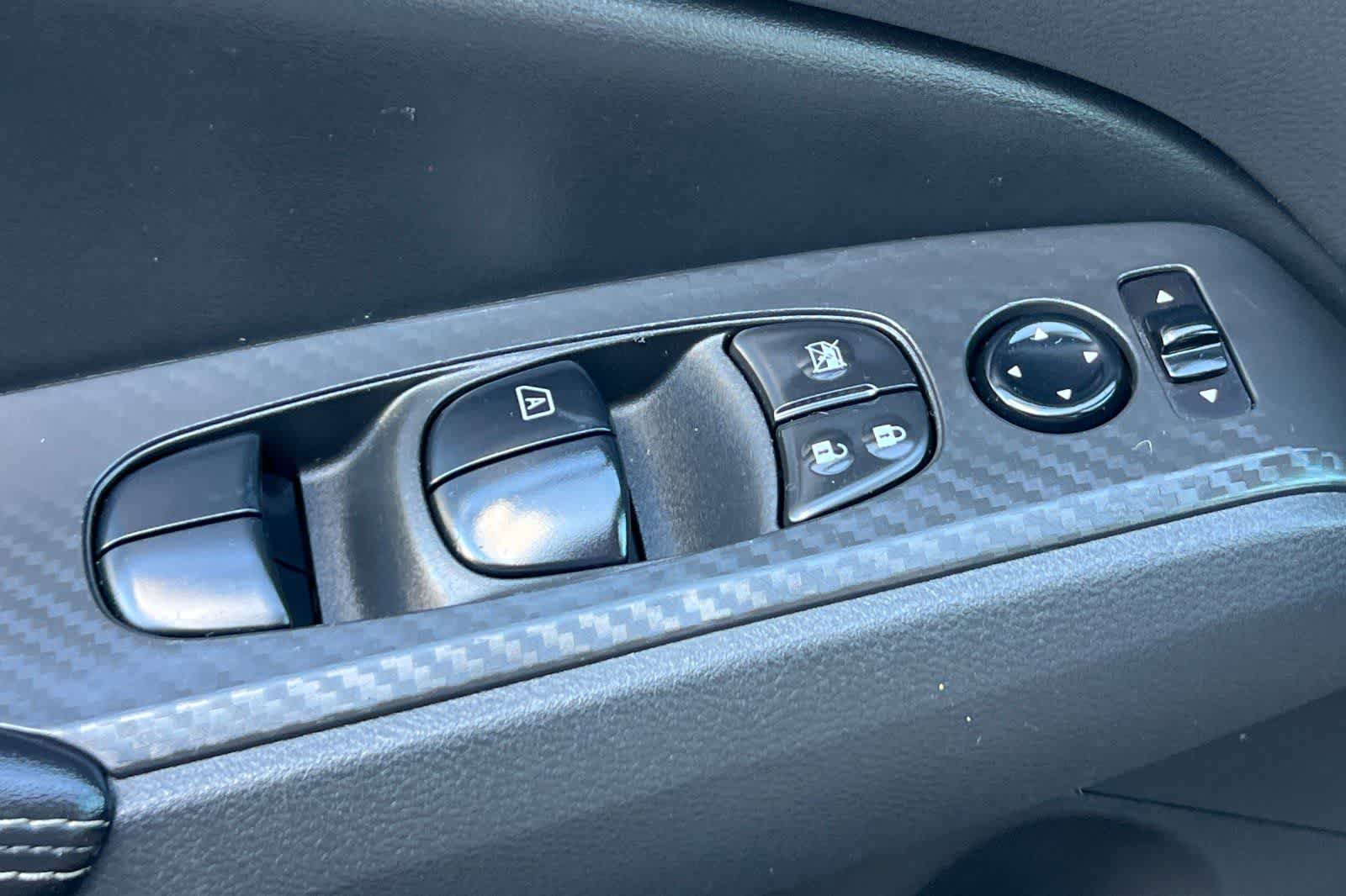 Used 2024 Nissan Altima 2.5 SV FWD image 14