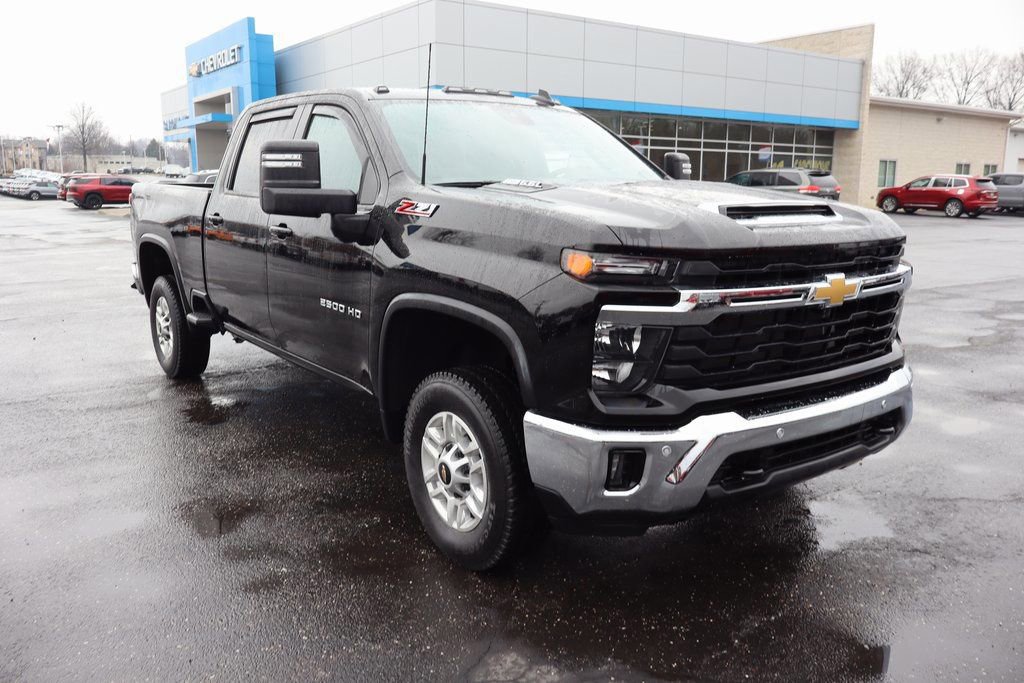 Used 2025 Chevrolet Silverado 2500 LT w/ All Star Edition image 2