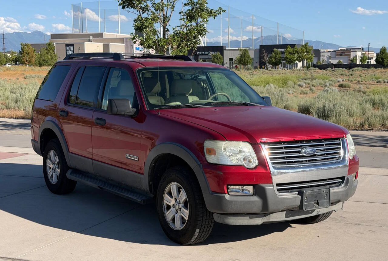 Used 2006 Ford Explorer XLT AWD/4WD image 3