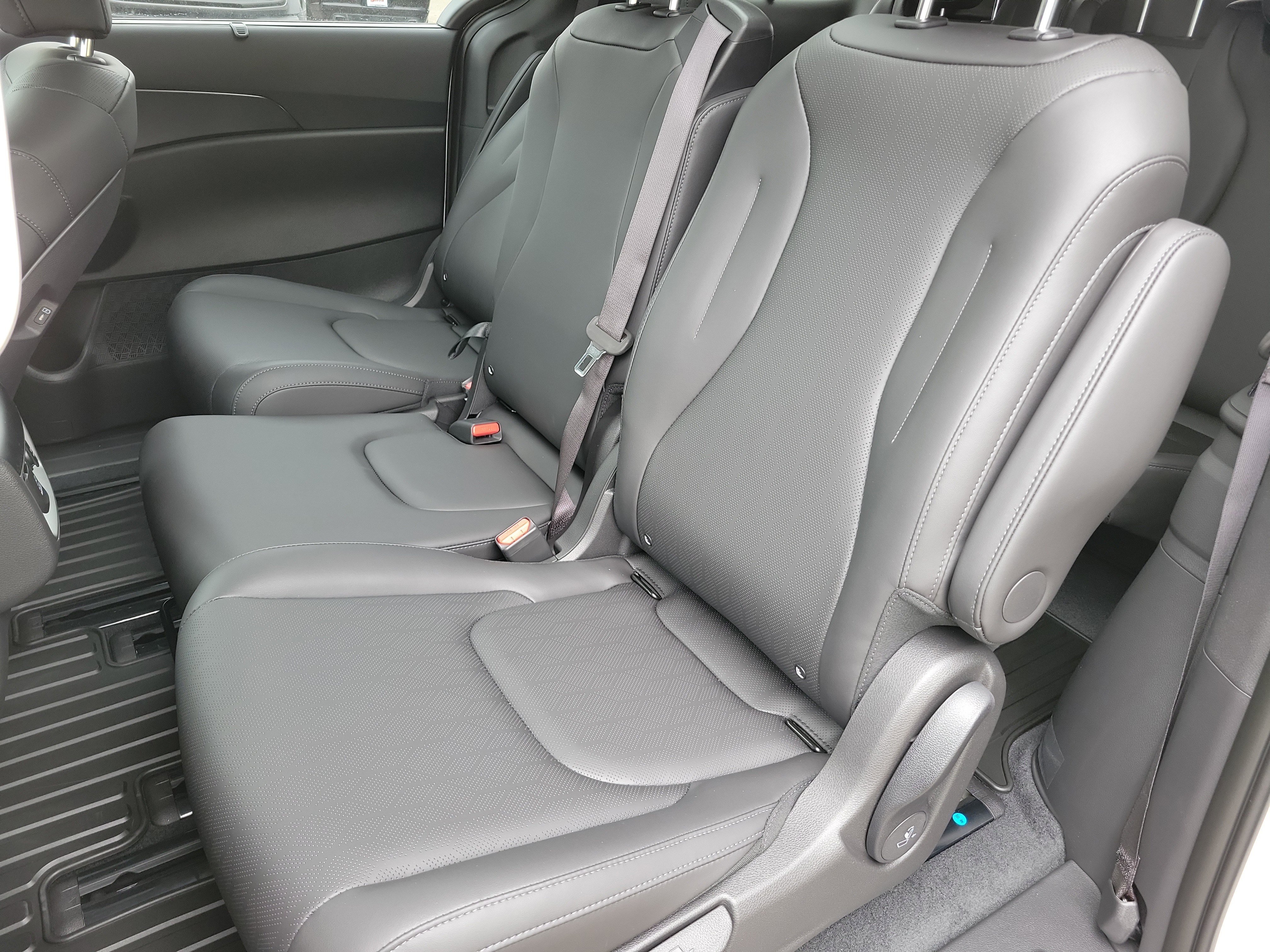 New 2026 Kia Carnival SX image 7