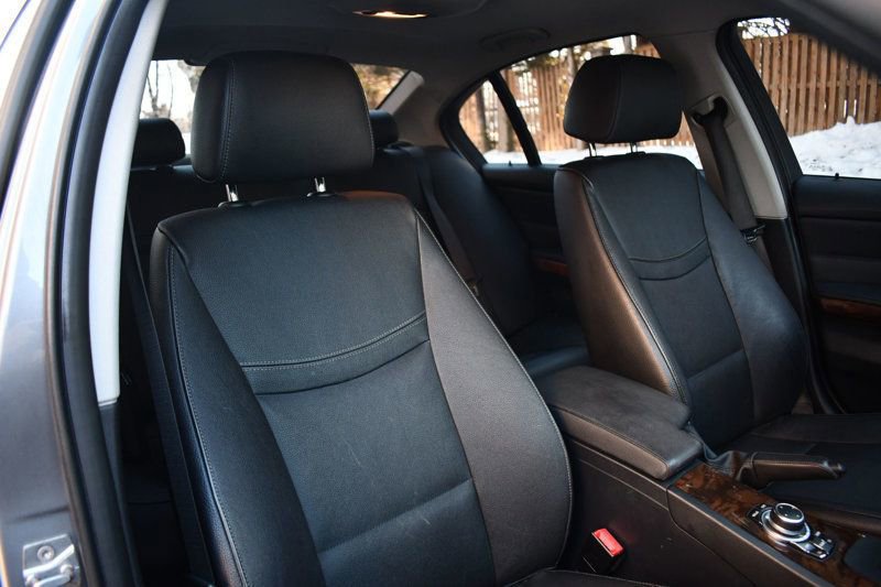 Used 2011 BMW 335i xDrive Sedan image 27