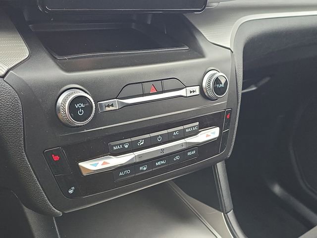 Used 2020 Ford Explorer XLT w/ Comfort Package image 23